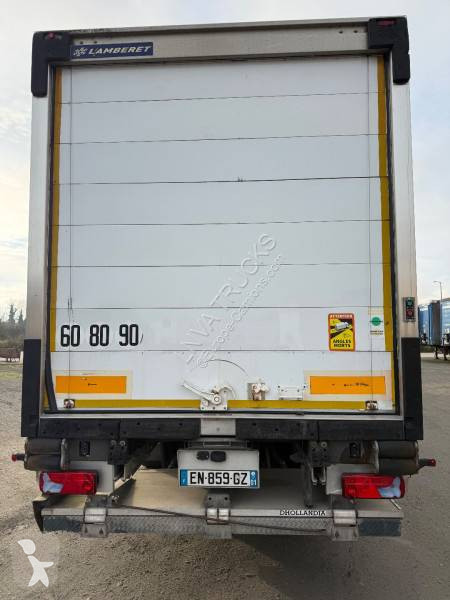 شاحنة مفصلية Iveco