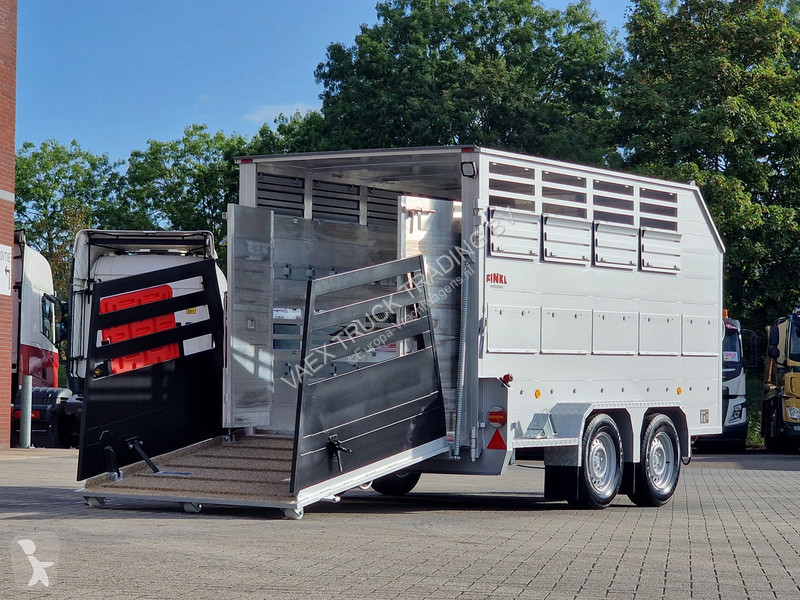Tractora semi  VAT 3.5T Livestock trailer -...