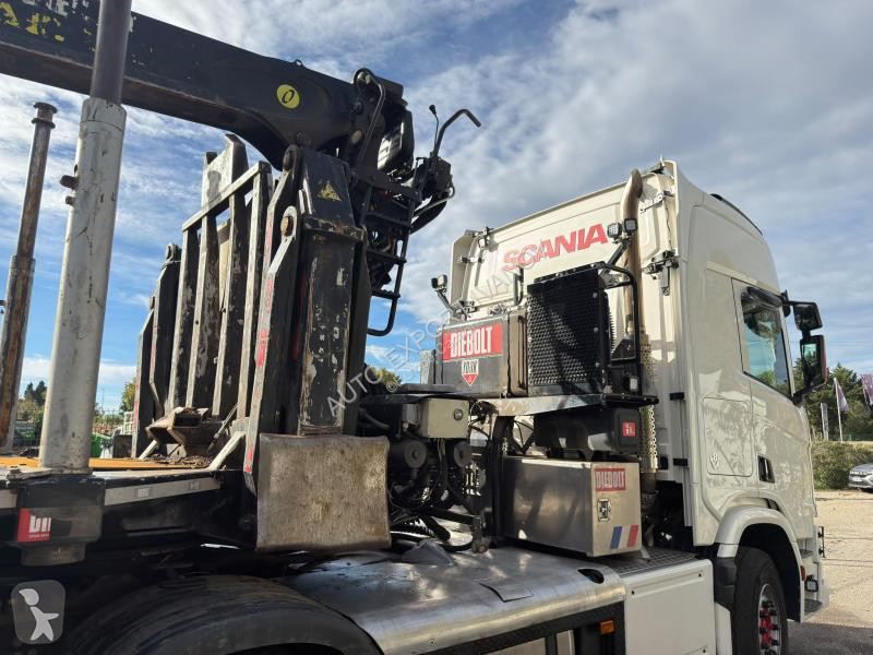 Trækker med sættevogn Scania 660