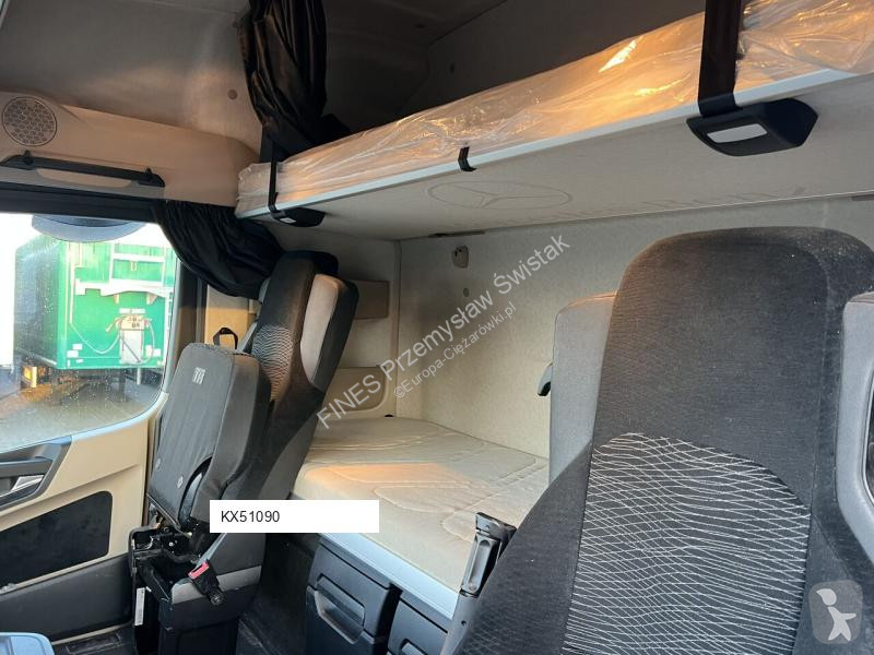 Автокомпозиция Mercedes Actros 1845