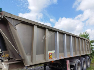 Semitrailer lastvagn bygg-anläggning Benalu
