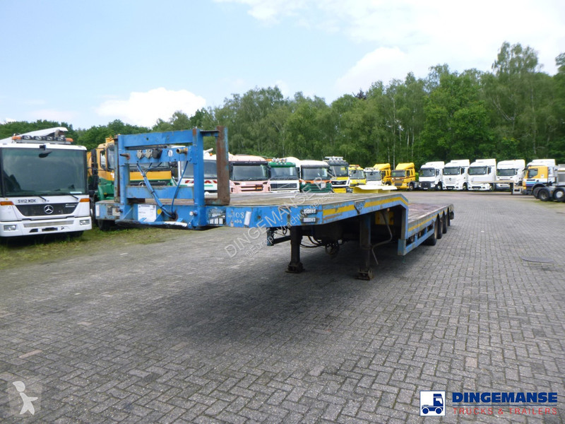 Semiremorca Broshuis 3-axle semi-lowbed trailer...