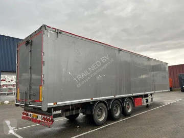 Semitrailer flak rörligt underlag