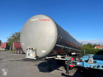 Semitrailer tank asfalt