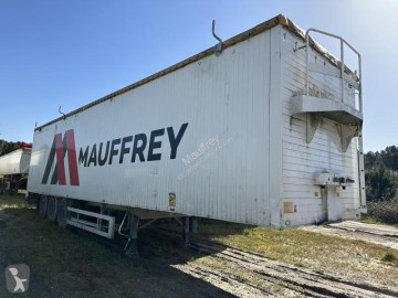 Semitrailer flak rörligt underlag Benalu