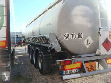 Semi remorque Trailor CITERNE CARBURANT TRAILOR 40000 LITRES 1996 9 COMPARTIMENTS