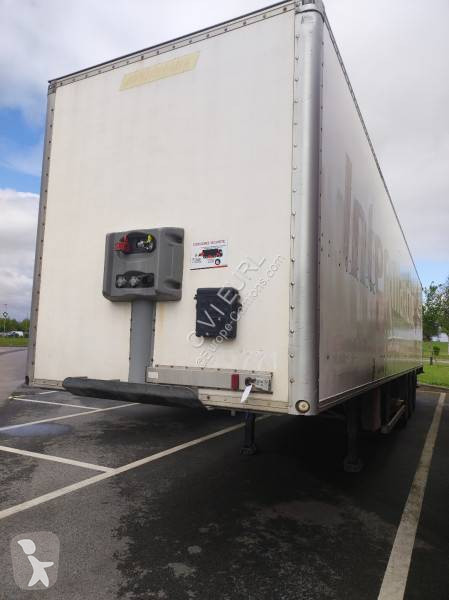 نصف مقطورة Fruehauf
