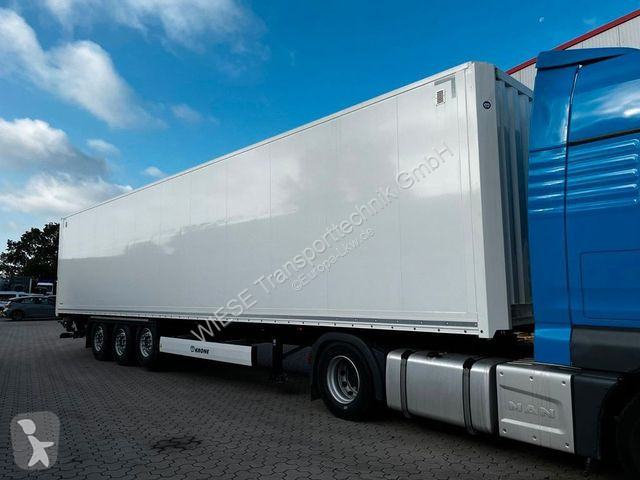 Semitrailer Krone Koffer mit Ladebordwand 2.000...