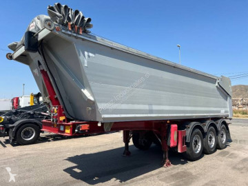 Semitrailer lastvagn bygg-anläggning Benalu