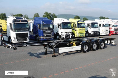 Semi remorque porte containers Krone