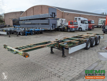 Semi remorque porte containers Krone