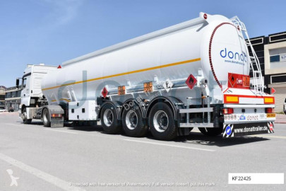 Semitrailer tank råolja Donat ny