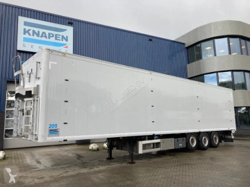 Semitrailer flak rörligt underlag