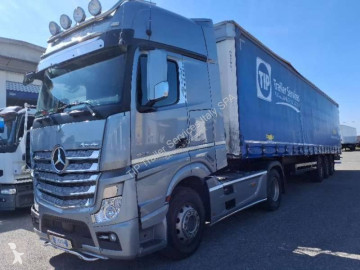 Semitrailer flexibla skjutbara sidoväggar Kögel