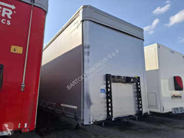 Semitrailer skjutbara ridåer (flexibla skjutbara sidoväggar) Kögel