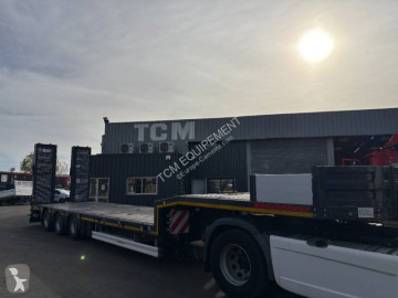 Semi remorque porte engins Kässbohrer neuve