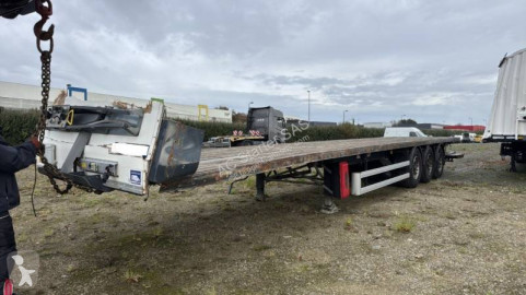 Fruehauf flatbed semi-trailer