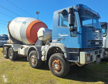 Camión hormigón cuba / mezclador Iveco