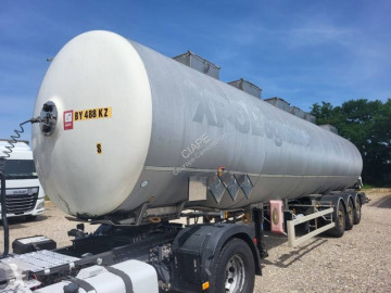 Semi remorque citerne produits chimiques Magyar