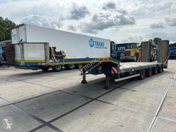Nosič strojů Wielton 4 AXLE WITH RAMPS