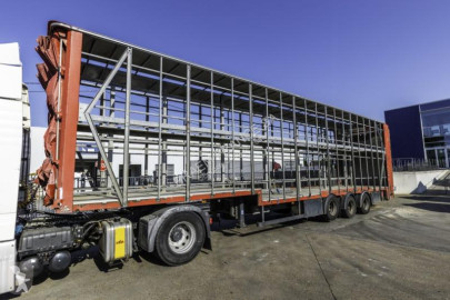 Outra semi Lecitrailer