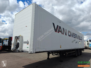 نصف مقطورة Schmitz Cargobull SKO 24 13.6m Insulated Box - SAF Axles - 2 Lift Axles - Disc Brakes - Galvanized Chassis