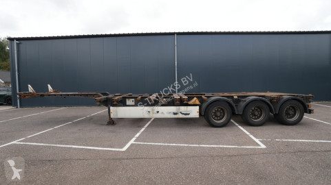 Semi remorque porte containers Krone