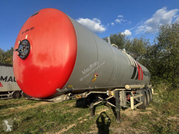 Semi remorque citerne à goudron Magyar
