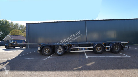 Semi remorque porte containers D-TEC