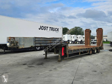 Louault heavy equipment transport semi-trailer