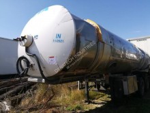 Semirimorchio ETA cisterna trasporto alimenti incidentato