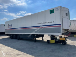 Trailer koelwagen Schmitz Cargobull SEMIRIMORCHIO, FRIGORIFERO, 3 assi