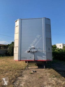Semi reboque Cuppers LVO 12-27 ASL O4 DA13 transporte de suínos acidentado