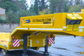 Heavy equipment transport semi-trailer FSML