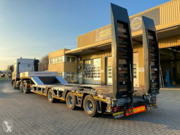 Goldhofer 3-Achs-Semi Stepstar m. Radmulden u. hydr Rampen semi-trailer used heavy equipment transport
