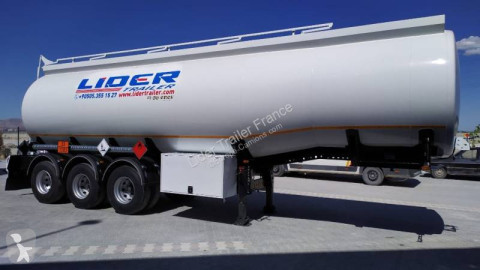 Semitrailer tank råolja Lider ny