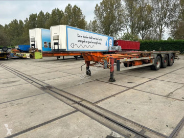 Semi remorque porte containers Renders