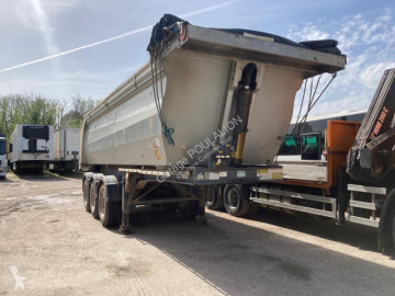 Semitrailer lastvagn bygg-anläggning Stas