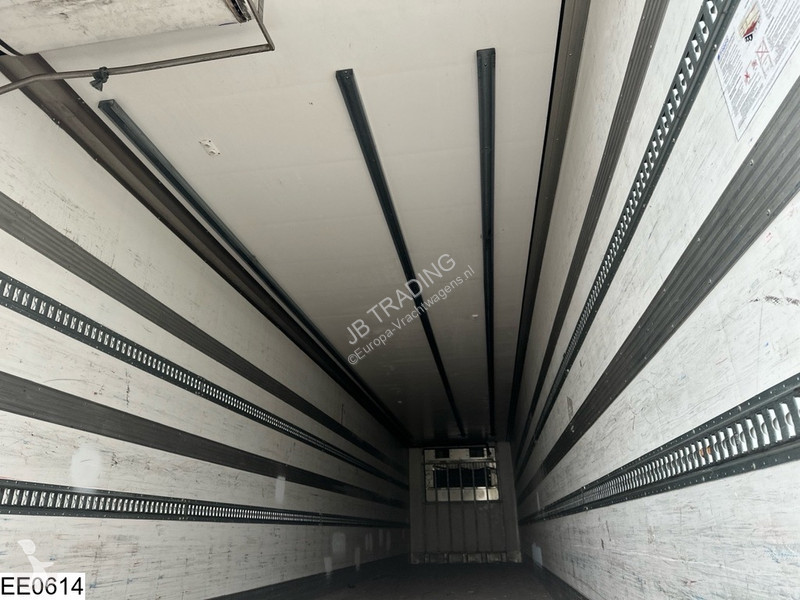 Semitrailer Trouillet Koel vries Carrier Vector...