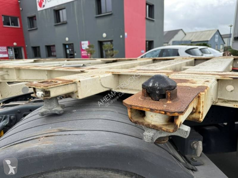 Semitrailer Turbo's Hoet 3 essieux porte conteneur