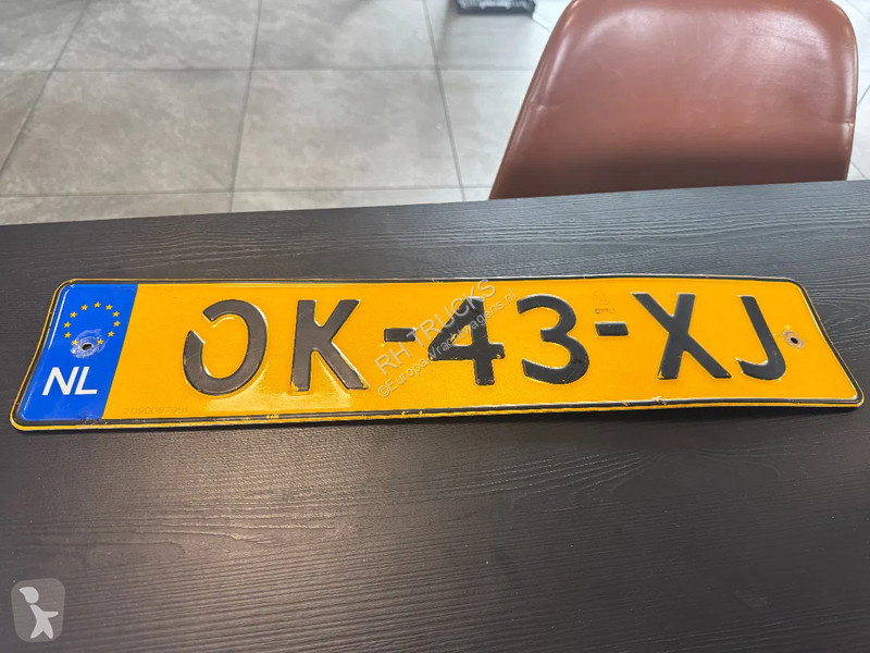 Oplegger  3 AXLE + LIFTING AXLE