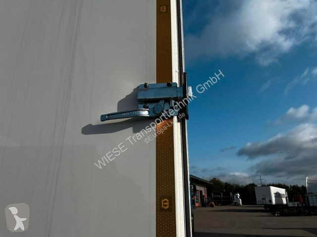 Semitrailer Krone Koffer mit Ladebordwand...