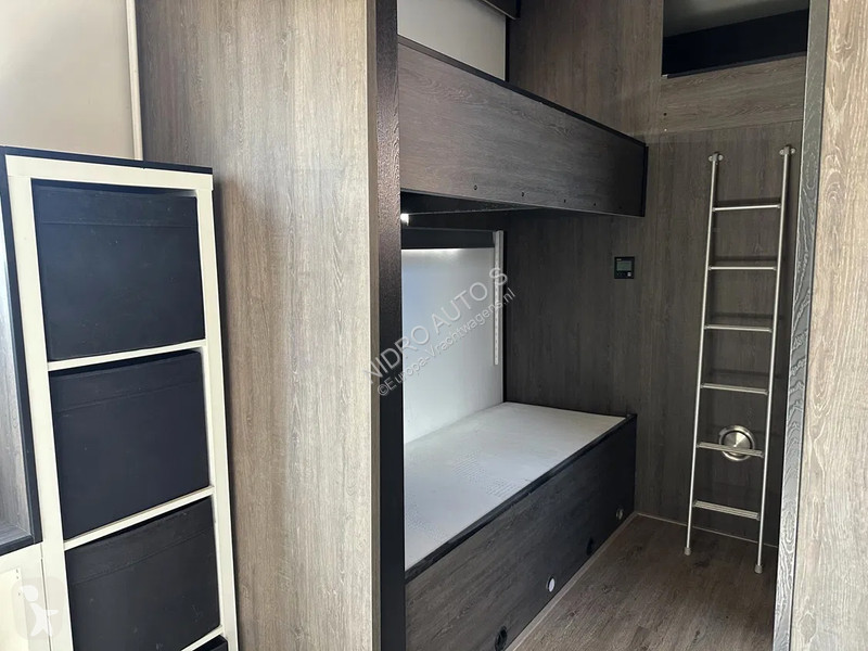 Oplegger  Camper 4x bed keuken douche toilet...