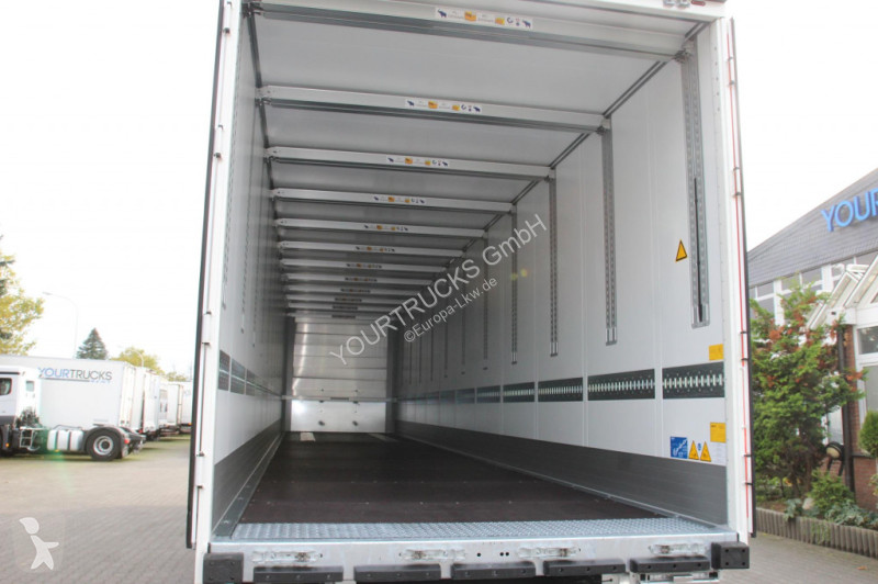 نصف مقطورة Schmitz Cargobull   Koffer Liftachse...