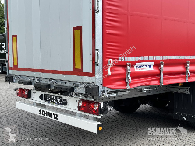 Semirimorchio Schmitz Cargobull Curtainsider Mega