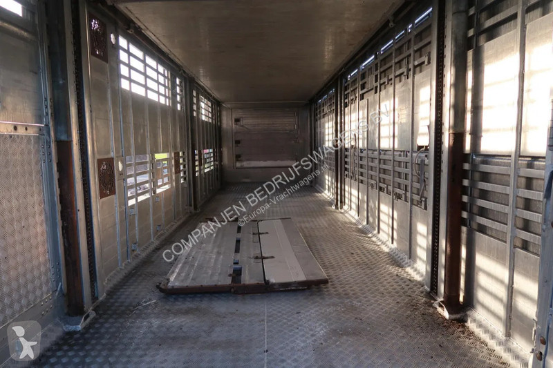 نصف مقطورة Pezzaioli SBA 31 - Cattle Transport