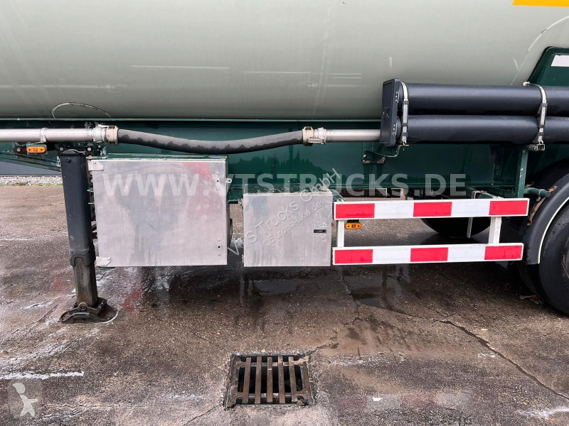 نصف مقطورة Kässbohrer SSK60 Kippsilo