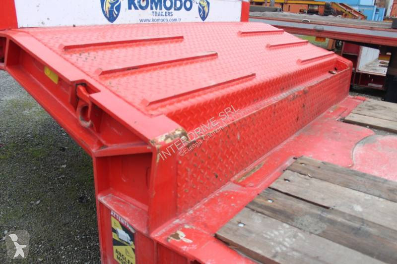 نصف مقطورة Komodo carrellone ribassato rampe usato