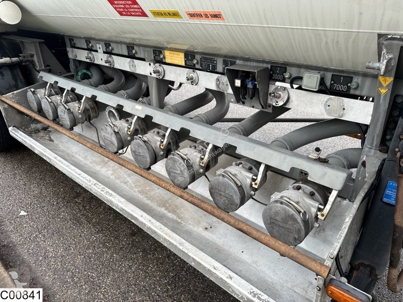 Semiremorca Trailor Fuel ADR, 40119 Liter, 9 Comp