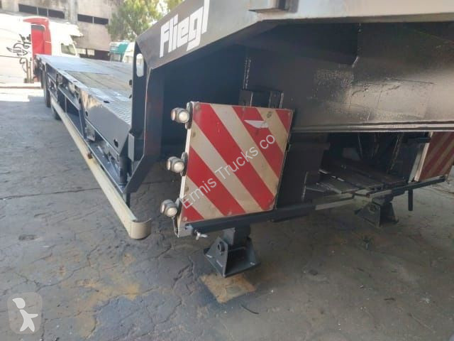 نصف مقطورة Fliegl